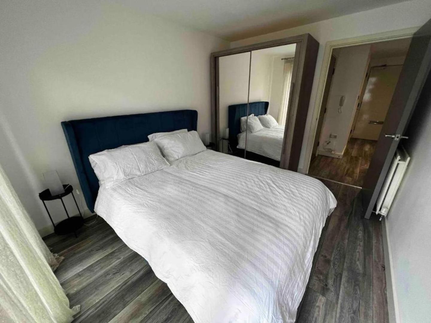 Ferienwohnung Stylish 1-Bed Flat With Sofa-Bed In London Exterior foto