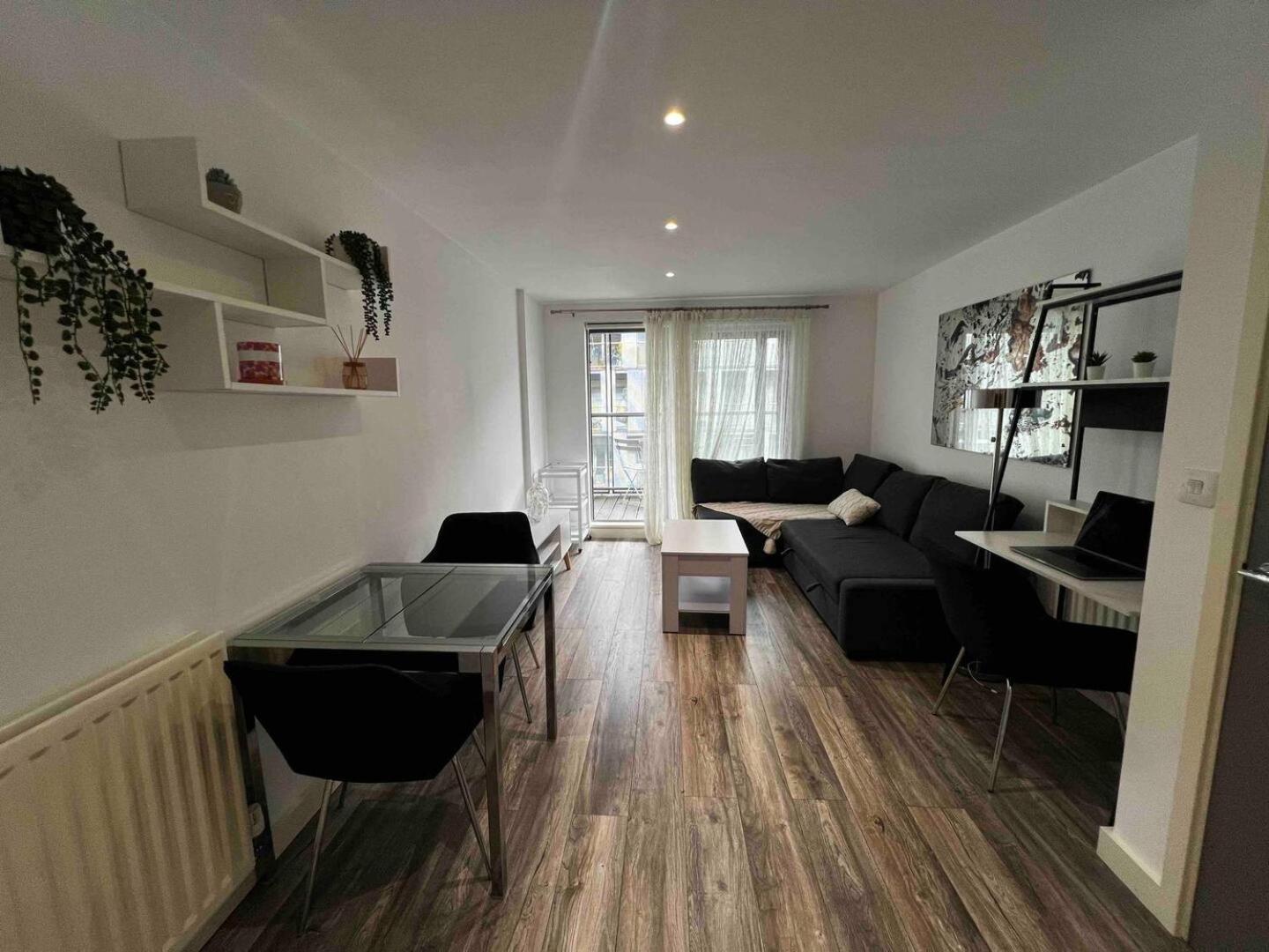 Ferienwohnung Stylish 1-Bed Flat With Sofa-Bed In London Exterior foto